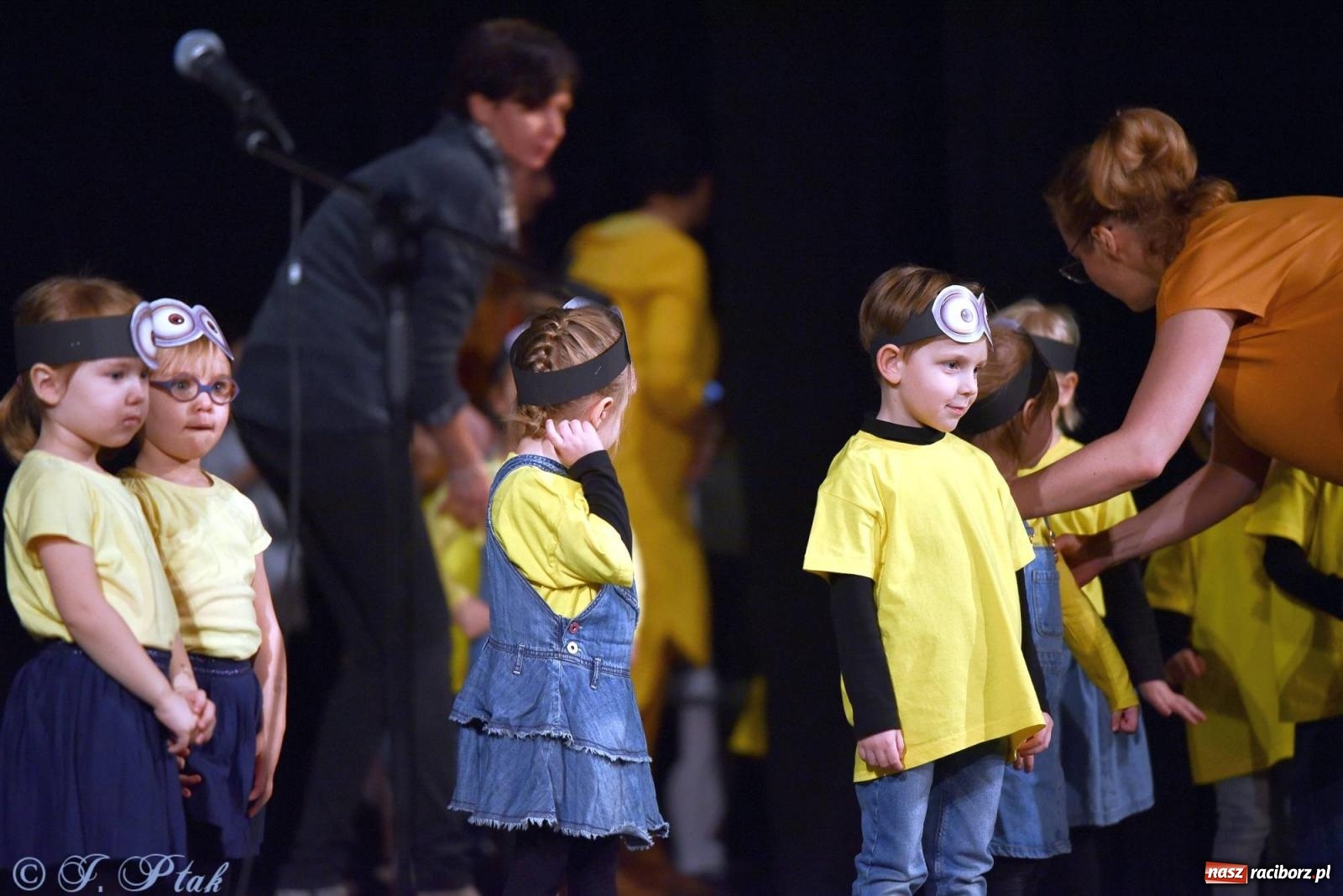 Zdjęcie w galerii na portalu naszraciborz.pl: Dzień Babci i Dziadka w Strzesze [FOTO i WIDEO] wiadomości z regionu