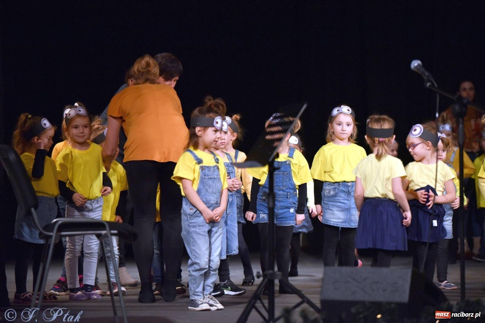 Zdjęcie w galerii na portalu naszraciborz.pl: Dzień Babci i Dziadka w Strzesze [FOTO i WIDEO] wiadomości z regionu