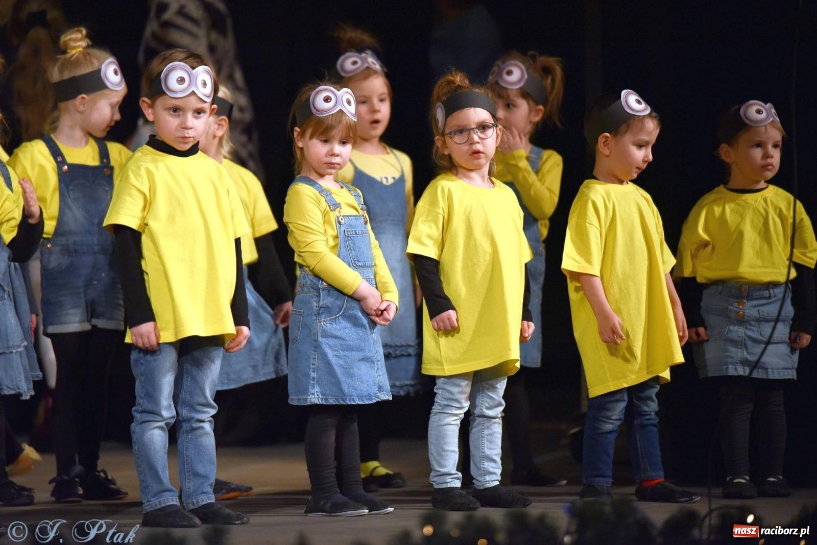 Zdjęcie w galerii na portalu naszraciborz.pl: Dzień Babci i Dziadka w Strzesze [FOTO i WIDEO] wiadomości z regionu