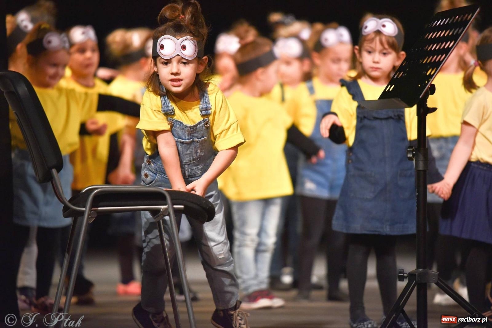Zdjęcie w galerii na portalu naszraciborz.pl: Dzień Babci i Dziadka w Strzesze [FOTO i WIDEO] wiadomości z regionu