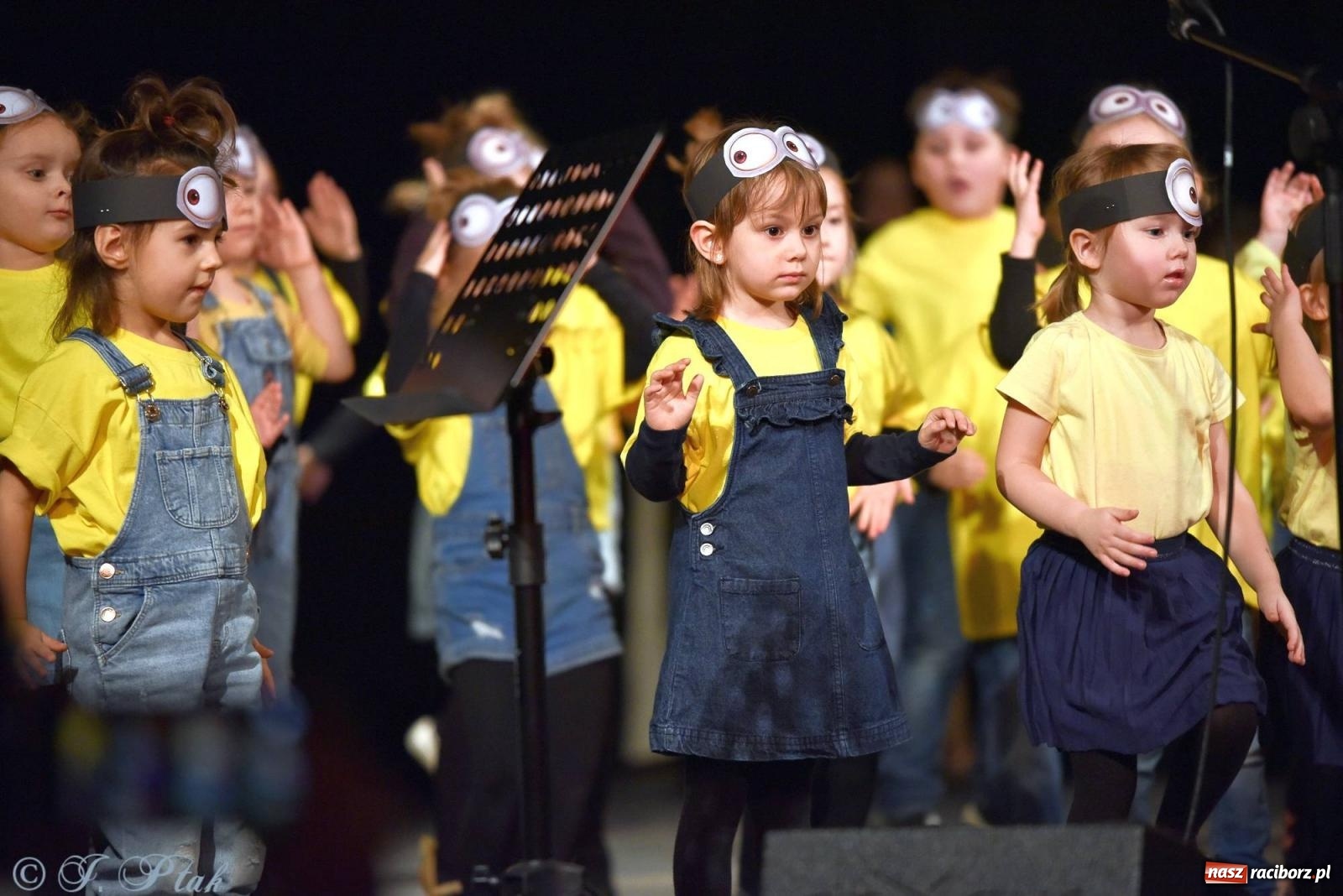 Zdjęcie w galerii na portalu naszraciborz.pl: Dzień Babci i Dziadka w Strzesze [FOTO i WIDEO] wiadomości z regionu