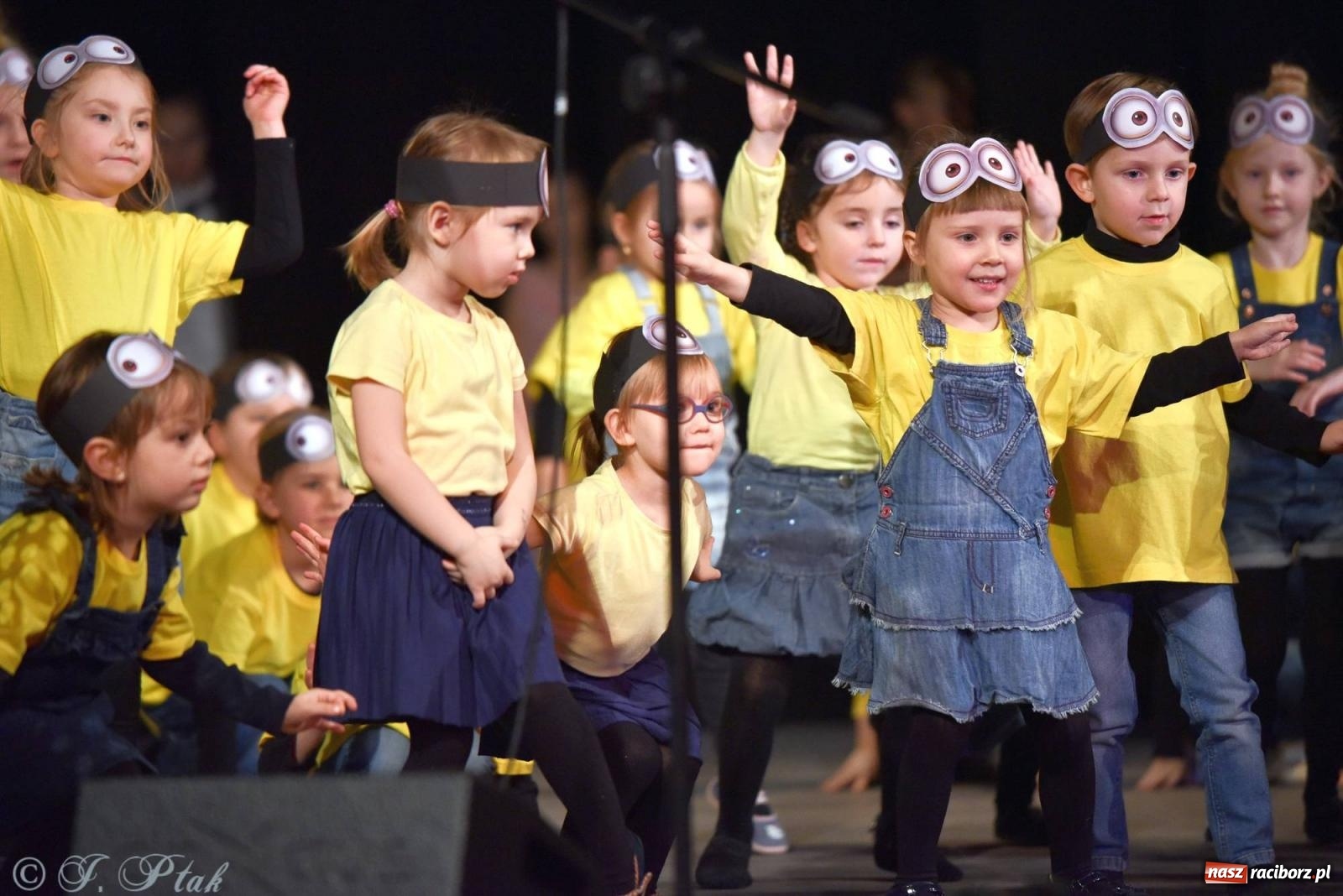 Zdjęcie w galerii na portalu naszraciborz.pl: Dzień Babci i Dziadka w Strzesze [FOTO i WIDEO] wiadomości z regionu