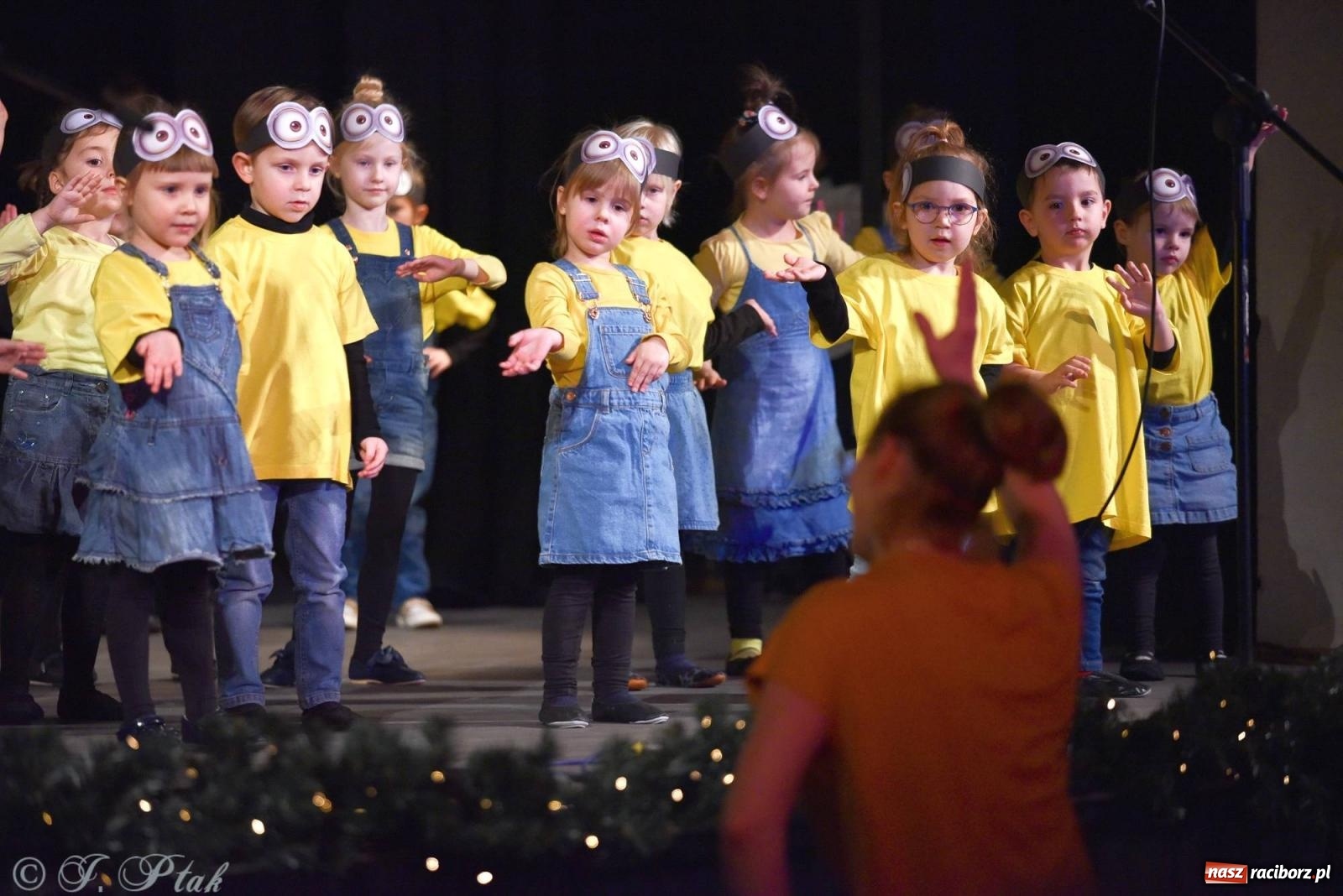 Zdjęcie w galerii na portalu naszraciborz.pl: Dzień Babci i Dziadka w Strzesze [FOTO i WIDEO] wiadomości z regionu