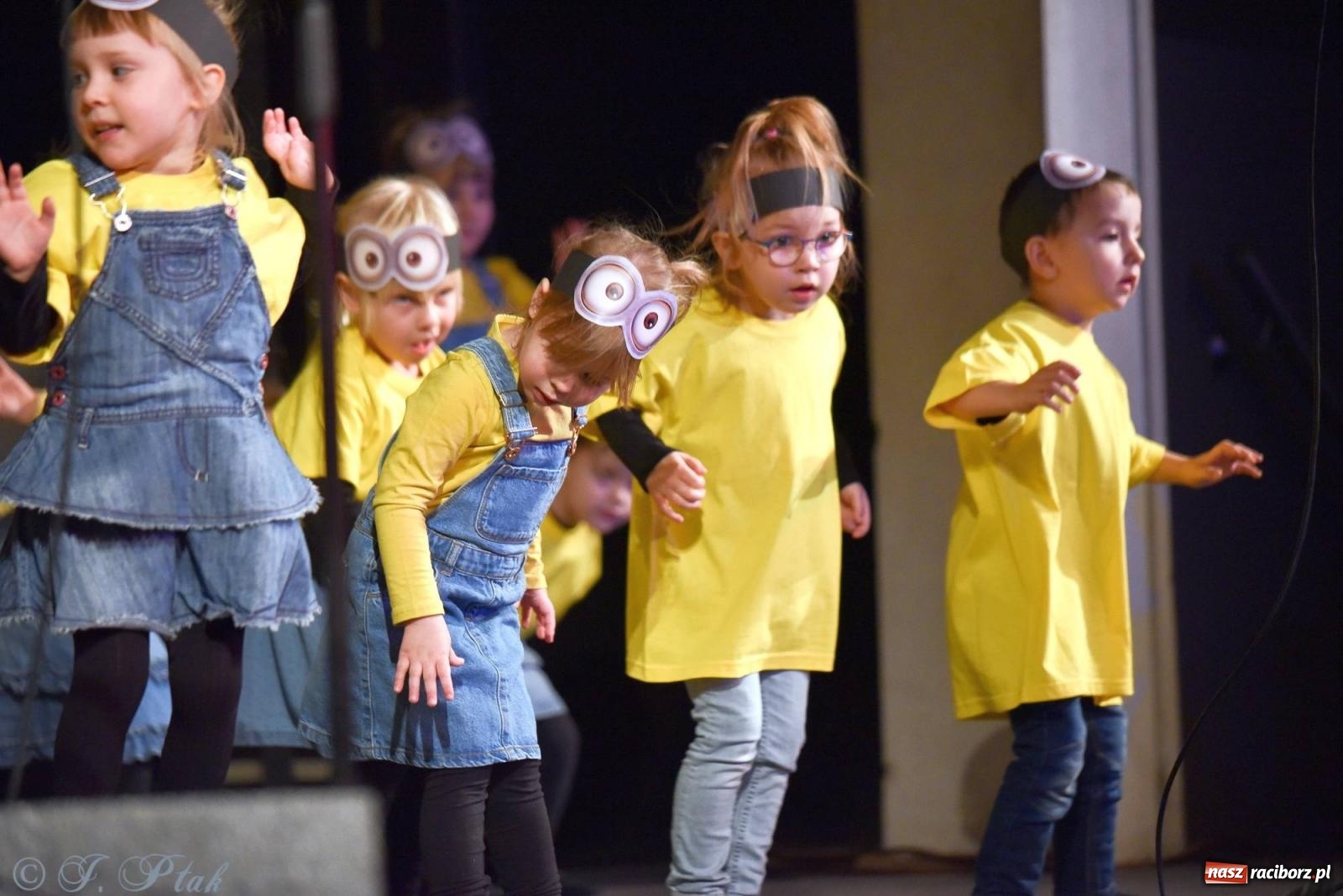 Zdjęcie w galerii na portalu naszraciborz.pl: Dzień Babci i Dziadka w Strzesze [FOTO i WIDEO] wiadomości z regionu