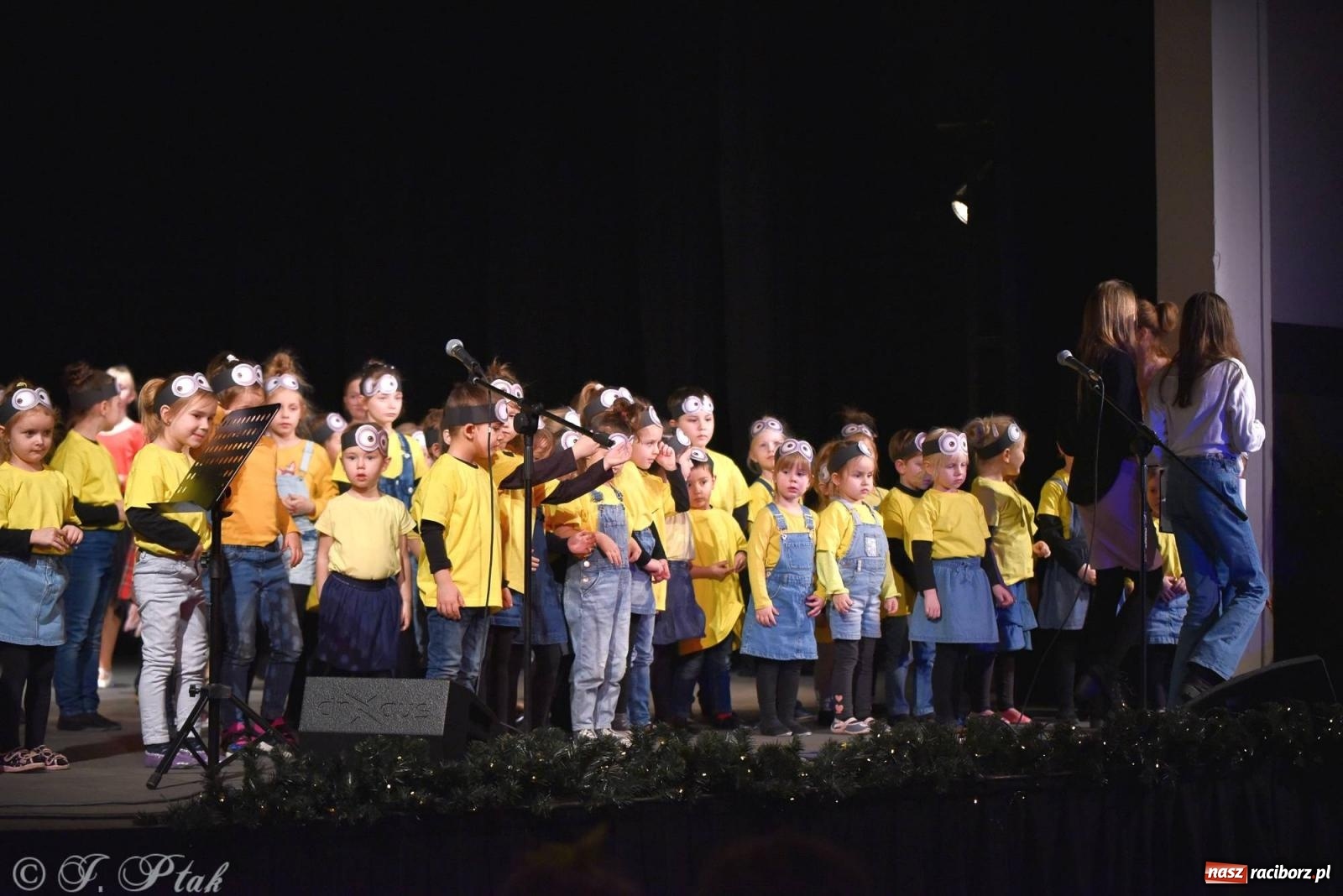 Zdjęcie w galerii na portalu naszraciborz.pl: Dzień Babci i Dziadka w Strzesze [FOTO i WIDEO] wiadomości z regionu