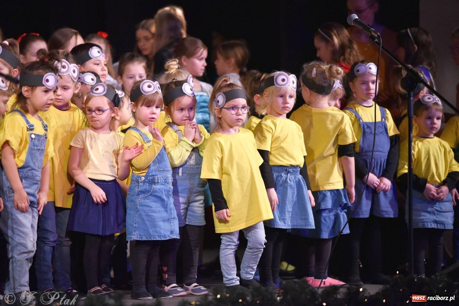 Zdjęcie w galerii na portalu naszraciborz.pl: Dzień Babci i Dziadka w Strzesze [FOTO i WIDEO] wiadomości z regionu