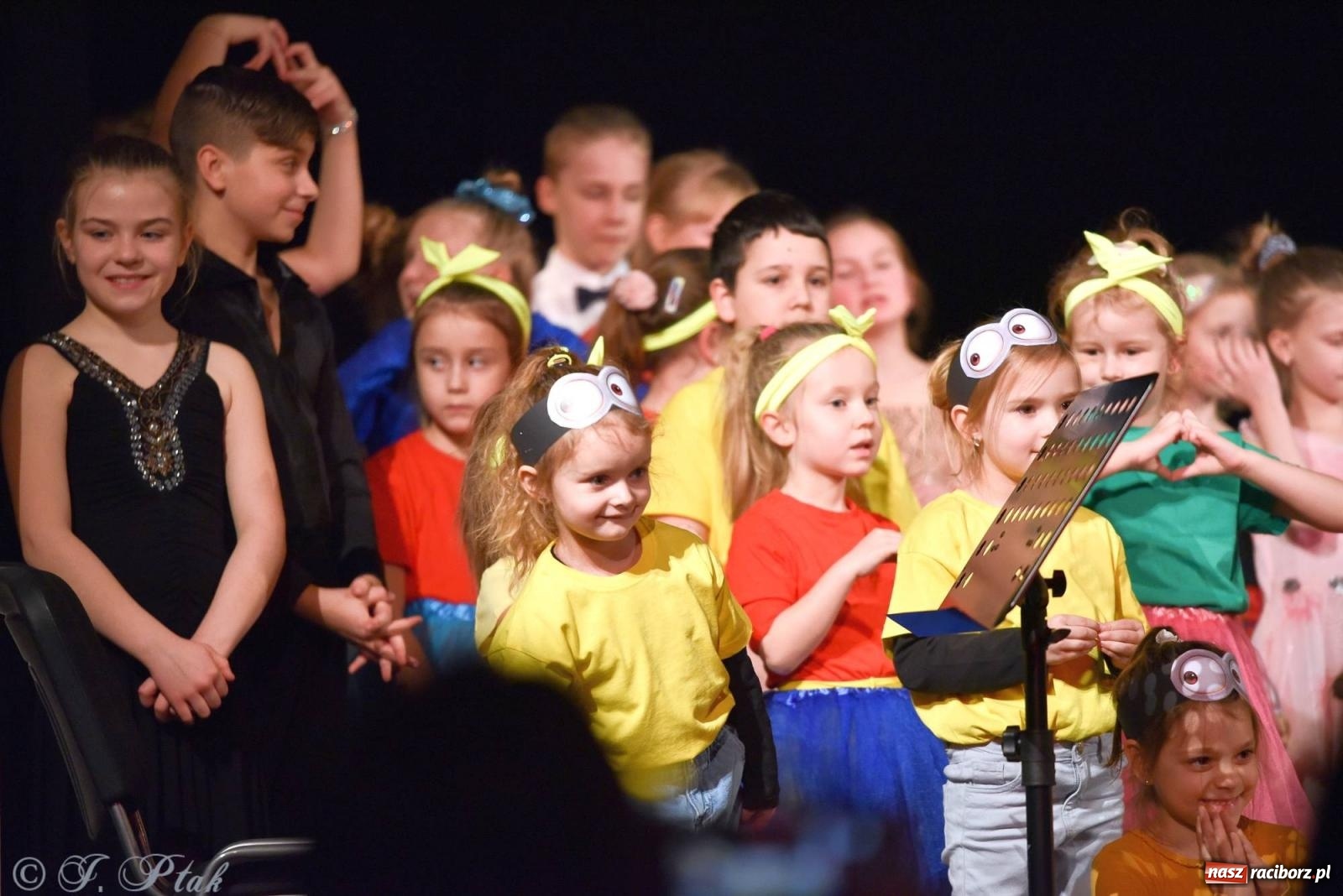 Zdjęcie w galerii na portalu naszraciborz.pl: Dzień Babci i Dziadka w Strzesze [FOTO i WIDEO] wiadomości z regionu