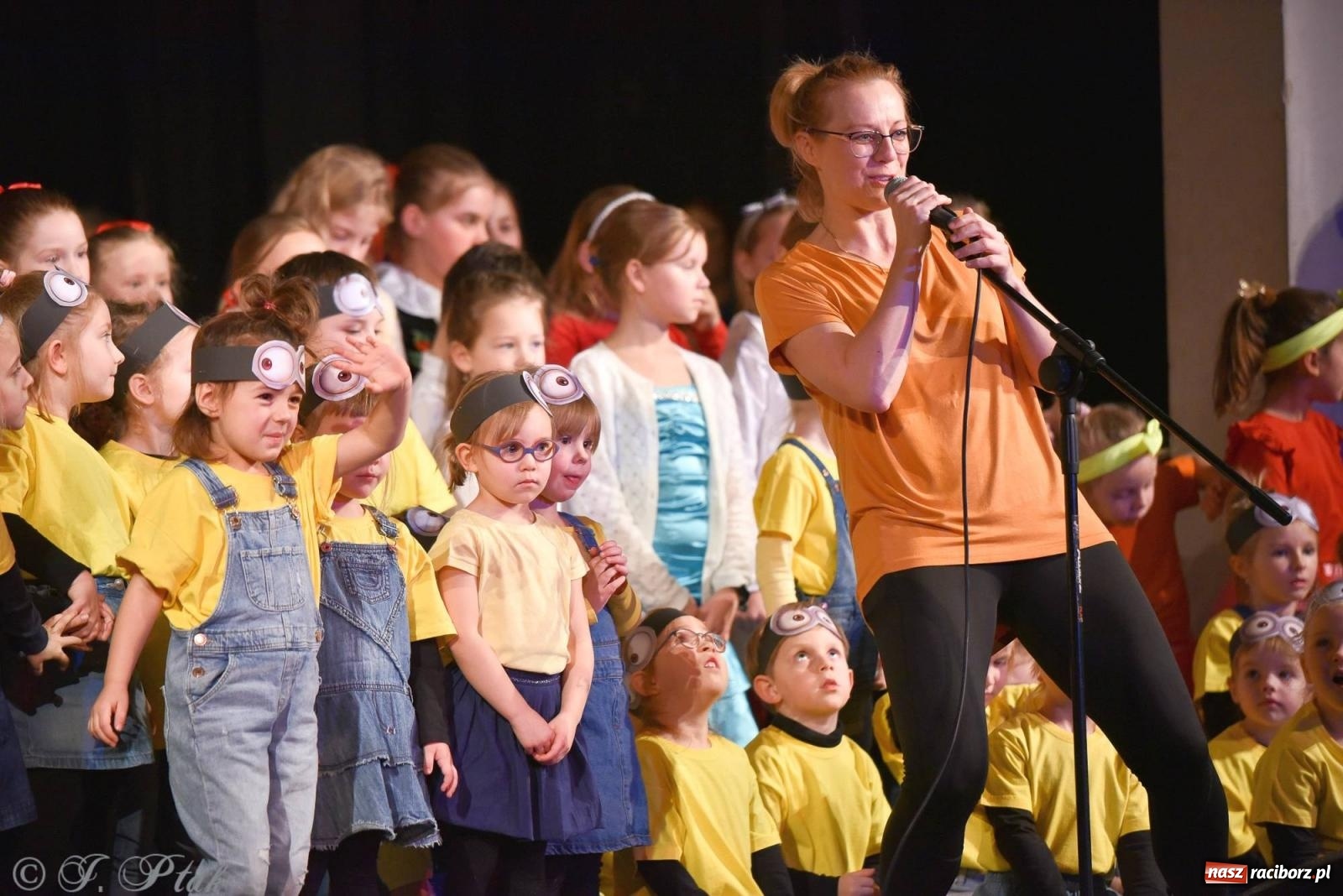 Zdjęcie w galerii na portalu naszraciborz.pl: Dzień Babci i Dziadka w Strzesze [FOTO i WIDEO] wiadomości z regionu