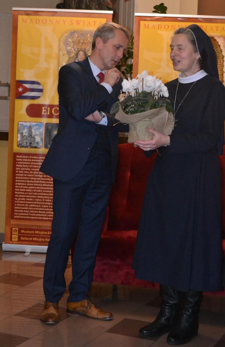 Zdjęcie w galerii na portalu naszraciborz.pl: Madonny świata. Otwarcie wystawy w Strzesze wiadomości z regionu