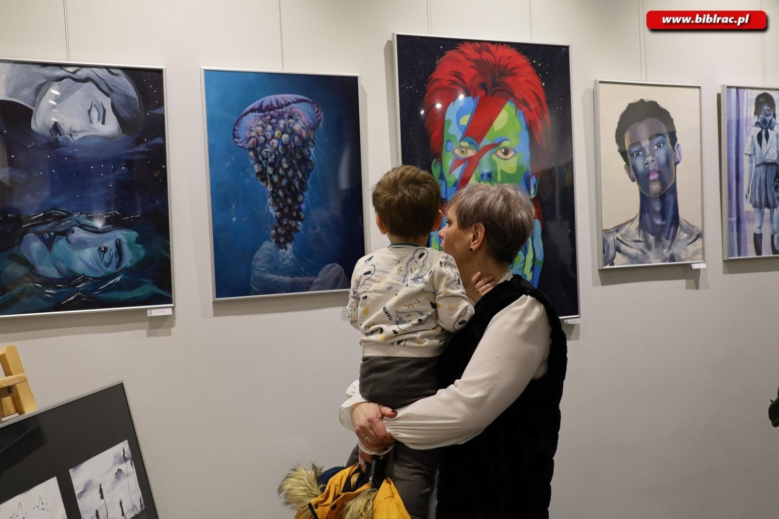 Zdjęcie w galerii na portalu naszraciborz.pl: Uczniowie z Plastyka pokazali swoje prace w Gawrze wiadomości z regionu