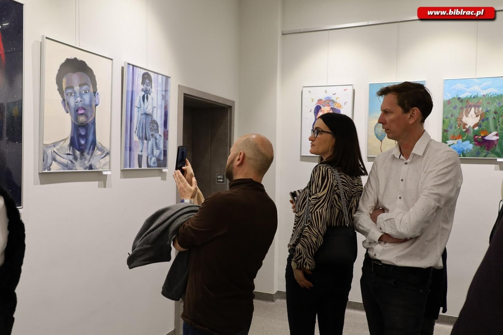 Zdjęcie w galerii na portalu naszraciborz.pl: Uczniowie z Plastyka pokazali swoje prace w Gawrze wiadomości z regionu