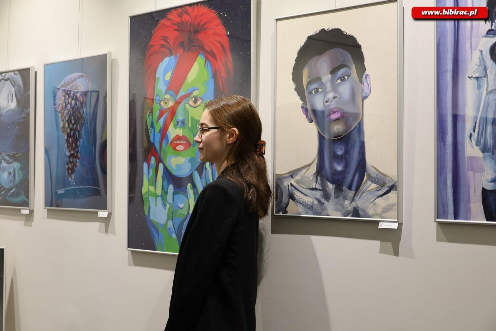 Zdjęcie w galerii na portalu naszraciborz.pl: Uczniowie z Plastyka pokazali swoje prace w Gawrze wiadomości z regionu