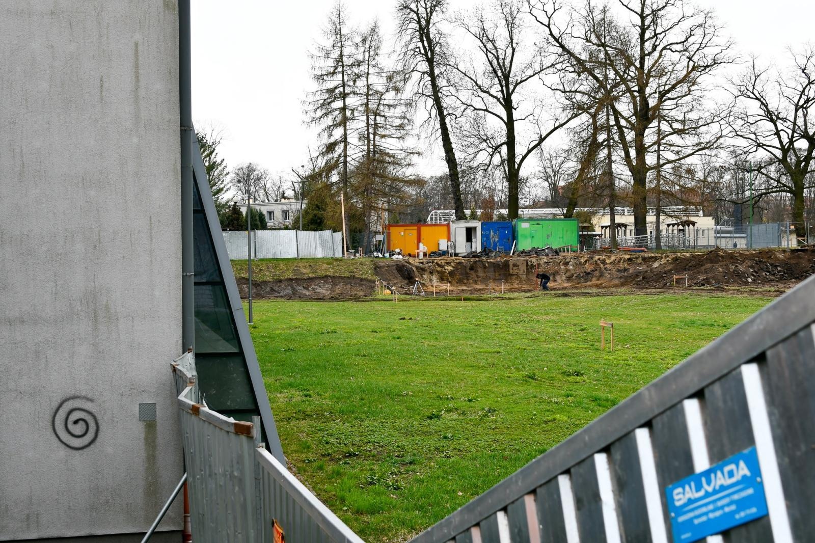 Zdjęcie w galerii na portalu naszraciborz.pl: Nowoczesne kąpielisko coraz bliżej. Ruszyła budowa basenów zewnętrznych przy H2Ostróg w Raciborzu [FOTO] wiadomości z regionu