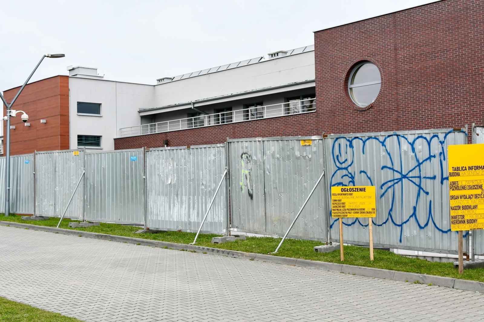 Zdjęcie w galerii na portalu naszraciborz.pl: Nowoczesne kąpielisko coraz bliżej. Ruszyła budowa basenów zewnętrznych przy H2Ostróg w Raciborzu [FOTO] wiadomości z regionu