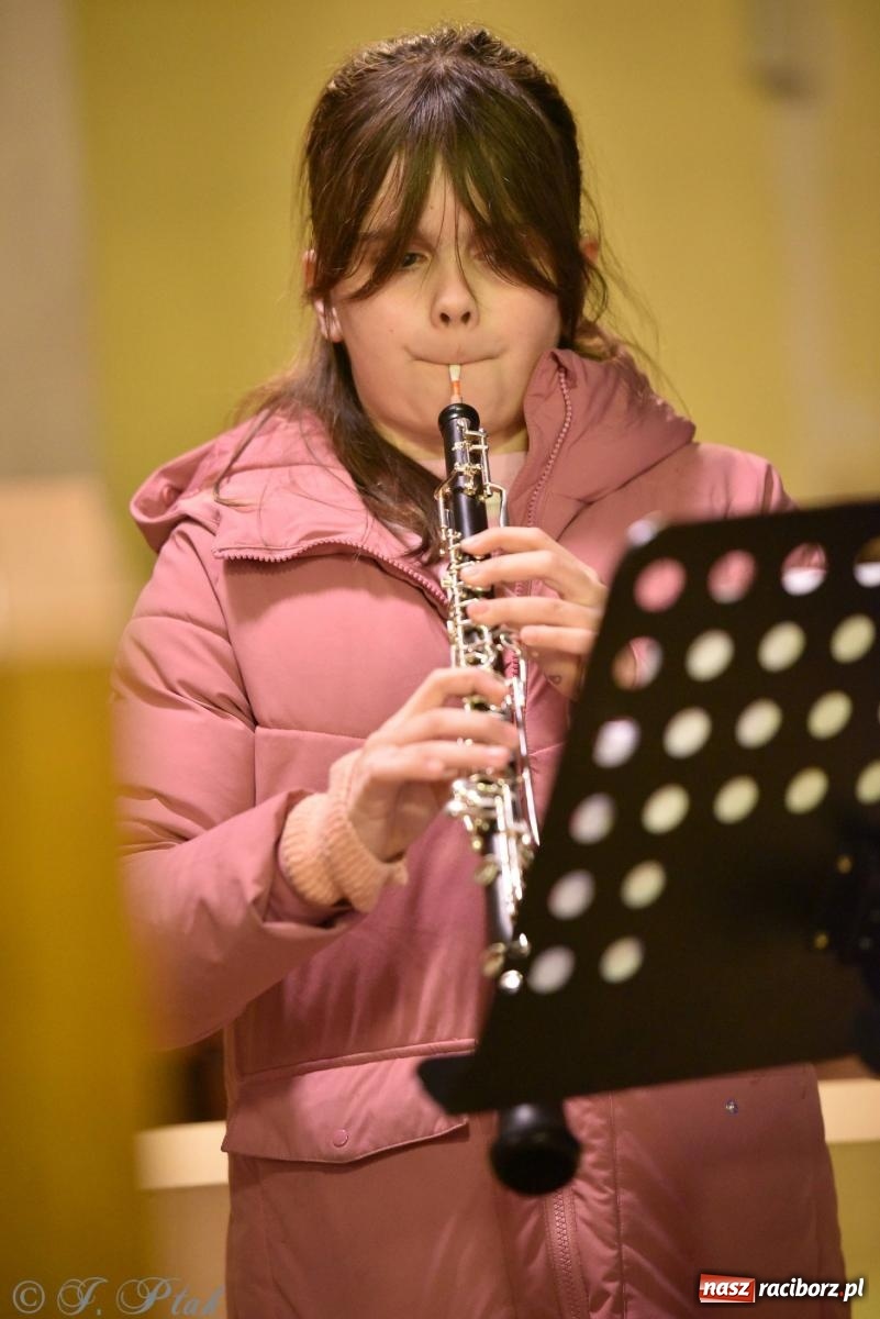 Zdjęcie w galerii na portalu naszraciborz.pl: W kolędowym klimacie w kościele NSPJ [FOTO i WIDEO] wiadomości z regionu