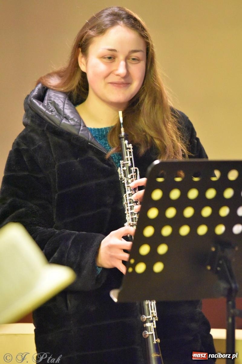 Zdjęcie w galerii na portalu naszraciborz.pl: W kolędowym klimacie w kościele NSPJ [FOTO i WIDEO] wiadomości z regionu