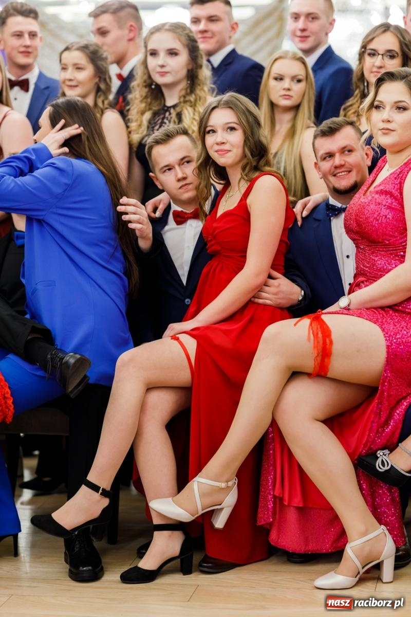 Zdjęcie w galerii na portalu naszraciborz.pl: Studniówka Budowlanki i Gastronomika w Bieńkowicach [FOTO i WIDEO] wiadomości z regionu