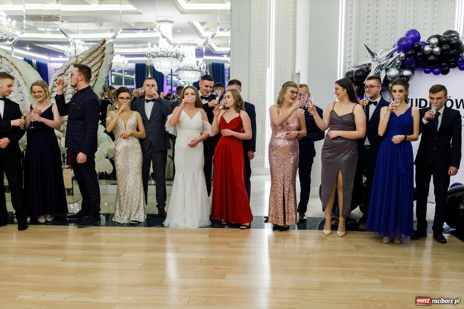 Zdjęcie w galerii na portalu naszraciborz.pl: Studniówka Budowlanki i Gastronomika w Bieńkowicach [FOTO i WIDEO] wiadomości z regionu