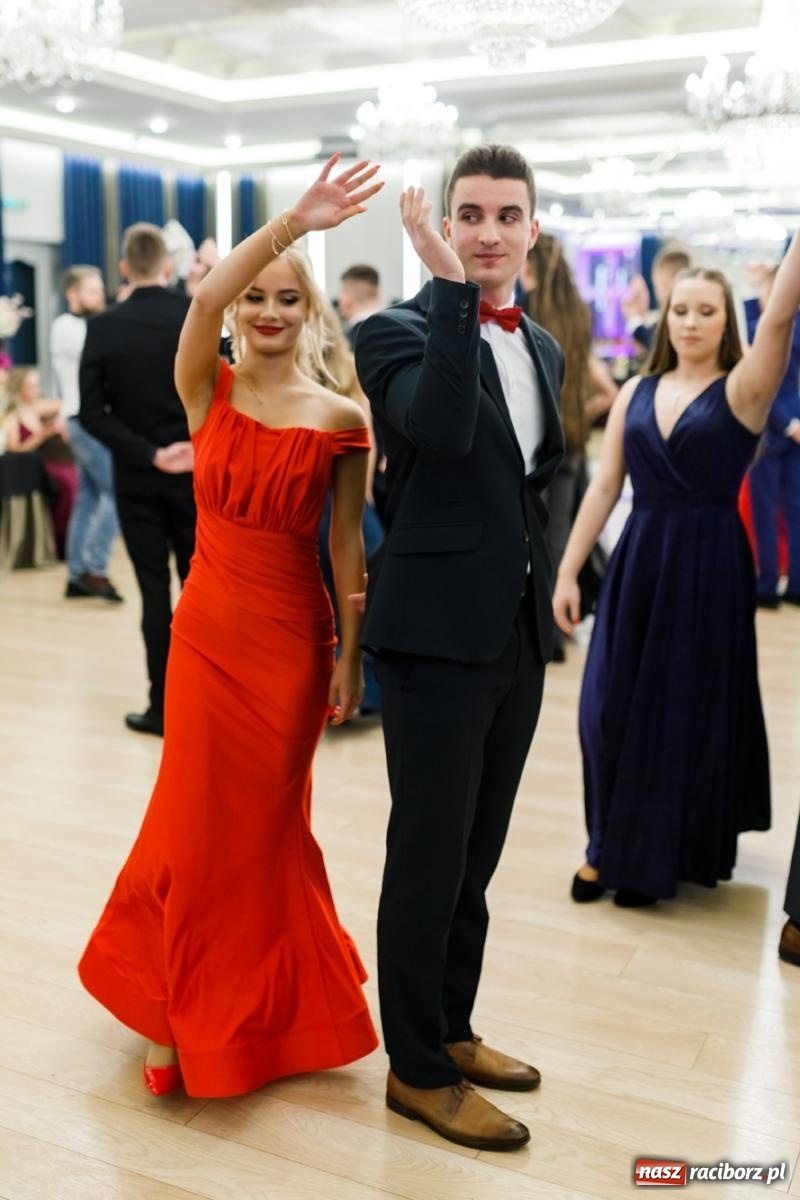 Zdjęcie w galerii na portalu naszraciborz.pl: Studniówka Budowlanki i Gastronomika w Bieńkowicach [FOTO i WIDEO] wiadomości z regionu