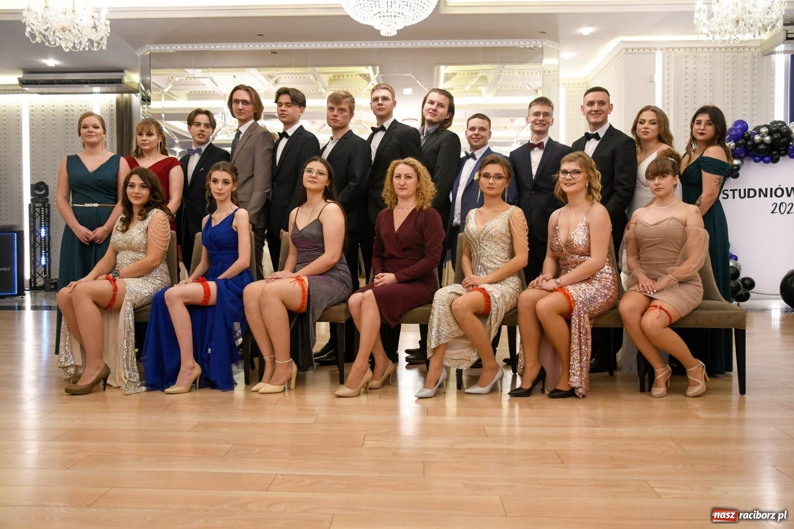 Zdjęcie w galerii na portalu naszraciborz.pl: Studniówka Budowlanki i Gastronomika w Bieńkowicach [FOTO i WIDEO] wiadomości z regionu