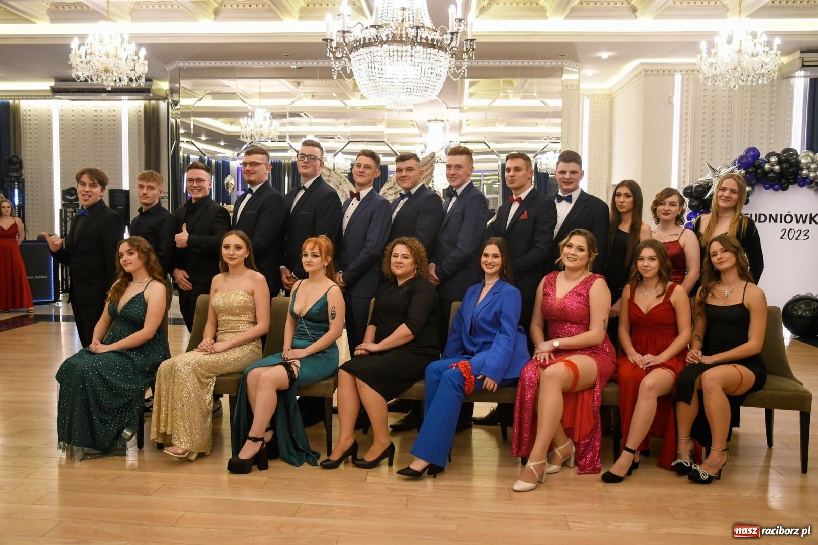 Zdjęcie w galerii na portalu naszraciborz.pl: Studniówka Budowlanki i Gastronomika w Bieńkowicach [FOTO i WIDEO] wiadomości z regionu