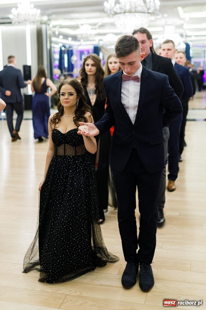 Zdjęcie w galerii na portalu naszraciborz.pl: Studniówka Budowlanki i Gastronomika w Bieńkowicach [FOTO i WIDEO] wiadomości z regionu