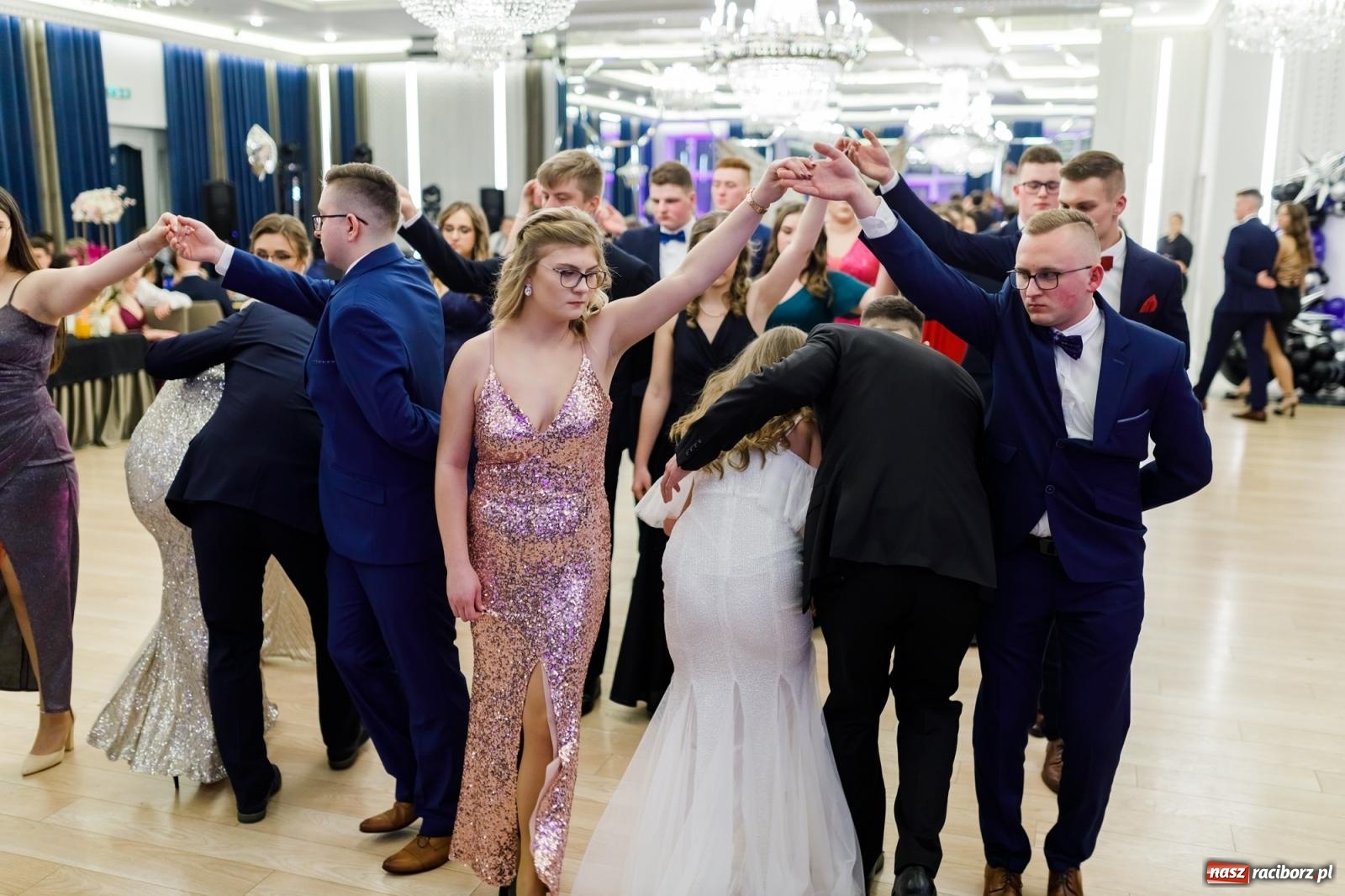 Zdjęcie w galerii na portalu naszraciborz.pl: Studniówka Budowlanki i Gastronomika w Bieńkowicach [FOTO i WIDEO] wiadomości z regionu