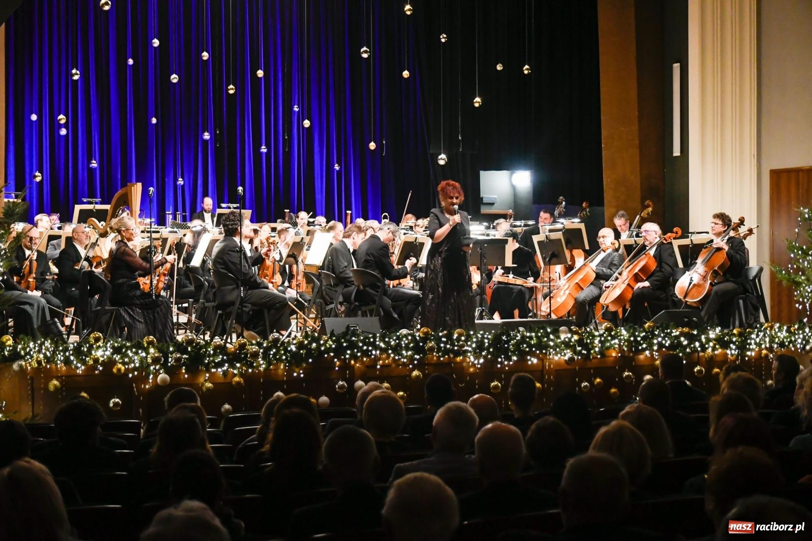 Zdjęcie w galerii na portalu naszraciborz.pl: Raciborski koncert noworoczny. Filharmonicy ostrawscy wypełnili RCK [FOTO i WIDEO] wiadomości z regionu