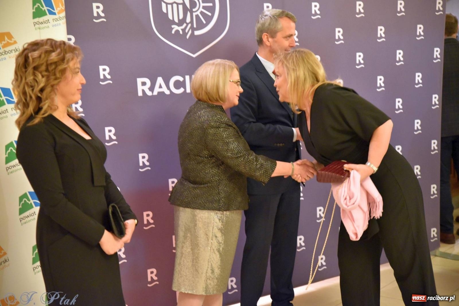 Zdjęcie w galerii na portalu naszraciborz.pl: Raciborski koncert noworoczny. Filharmonicy ostrawscy wypełnili RCK [FOTO i WIDEO] wiadomości z regionu