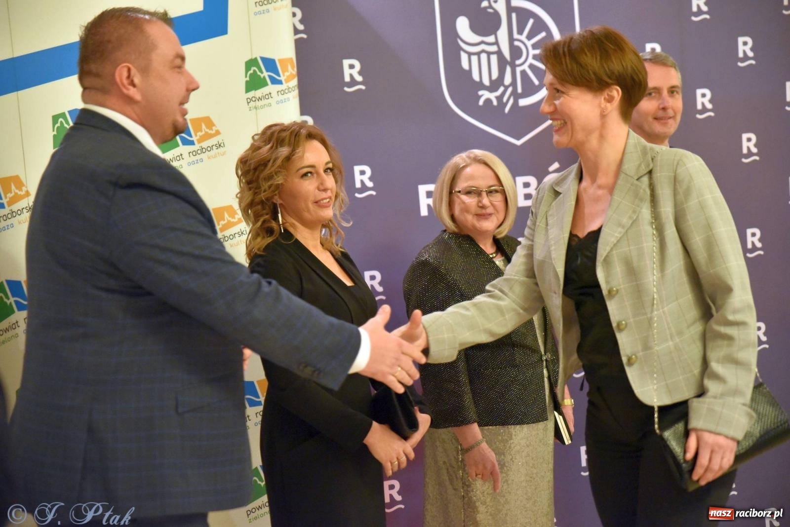 Zdjęcie w galerii na portalu naszraciborz.pl: Raciborski koncert noworoczny. Filharmonicy ostrawscy wypełnili RCK [FOTO i WIDEO] wiadomości z regionu