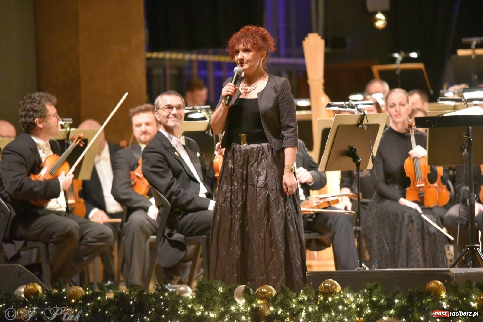 Zdjęcie w galerii na portalu naszraciborz.pl: Raciborski koncert noworoczny. Filharmonicy ostrawscy wypełnili RCK [FOTO i WIDEO] wiadomości z regionu