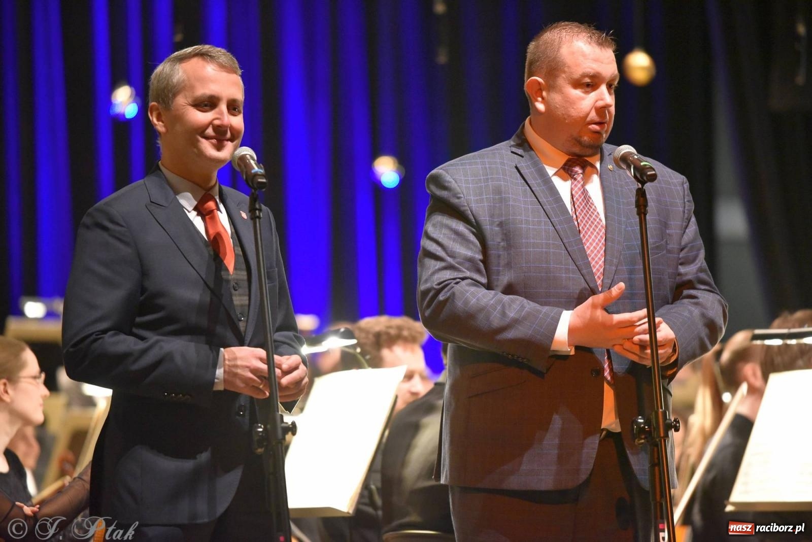 Zdjęcie w galerii na portalu naszraciborz.pl: Raciborski koncert noworoczny. Filharmonicy ostrawscy wypełnili RCK [FOTO i WIDEO] wiadomości z regionu