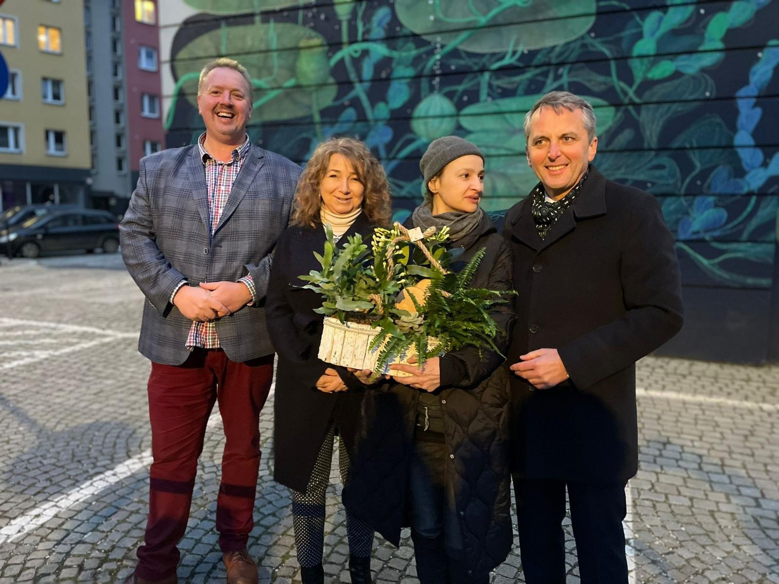 Zdjęcie w galerii na portalu naszraciborz.pl: Mona Tusz, Łężczok i esencja Raciborza. Mural oficjalnie oddany wiadomości z regionu