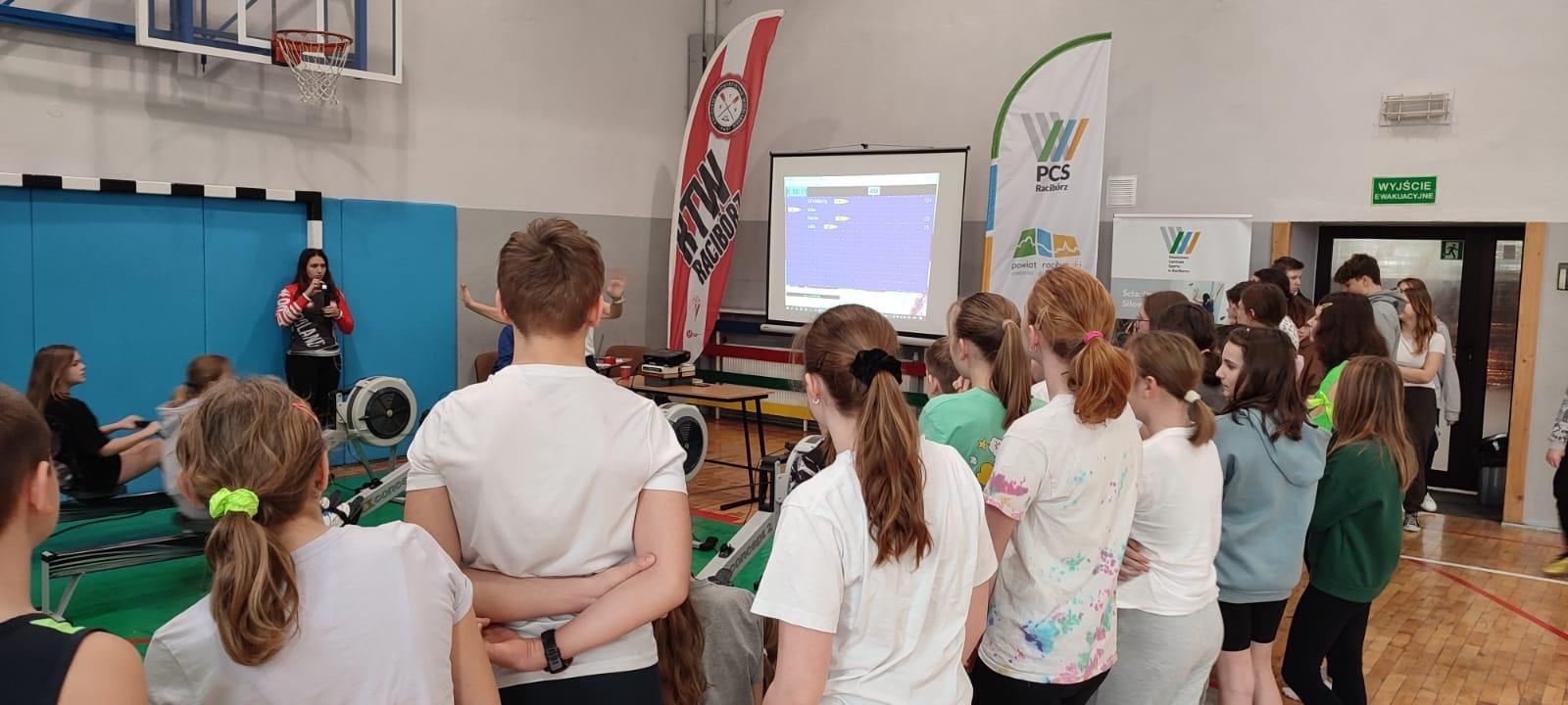 Zdjęcie w galerii na portalu naszraciborz.pl: Pierwsze wiosłowanie w PCS wiadomości z regionu