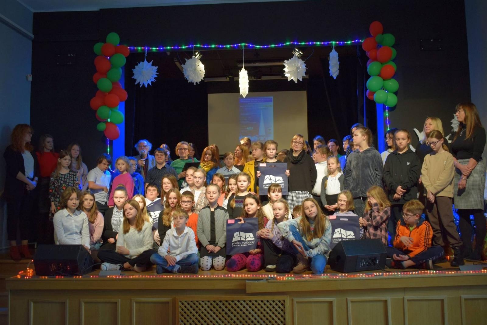 Zdjęcie w galerii na portalu naszraciborz.pl: Finał Powiatowego Przeglądu Widowisk Bożonarodzeniowych wiadomości z regionu