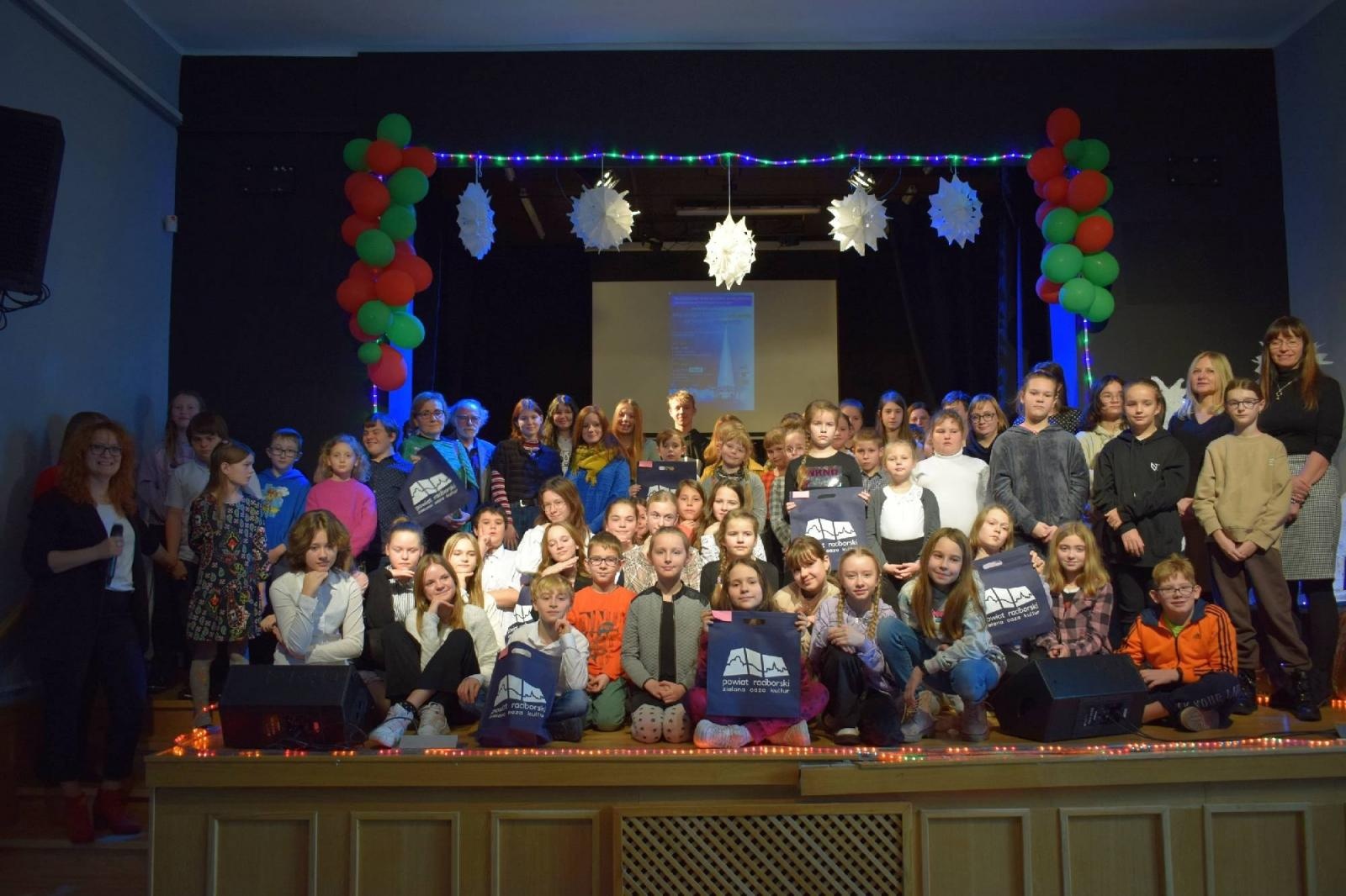Zdjęcie w galerii na portalu naszraciborz.pl: Finał Powiatowego Przeglądu Widowisk Bożonarodzeniowych wiadomości z regionu