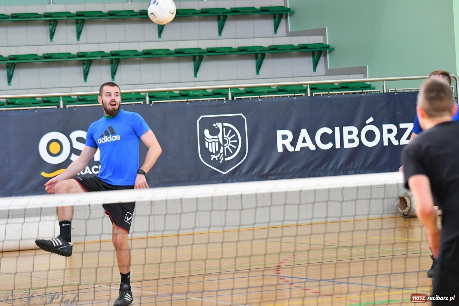 Zdjęcie w galerii na portalu naszraciborz.pl: Turniej siatkonogi w hali przy Łąkowej [FOTO] wiadomości z regionu