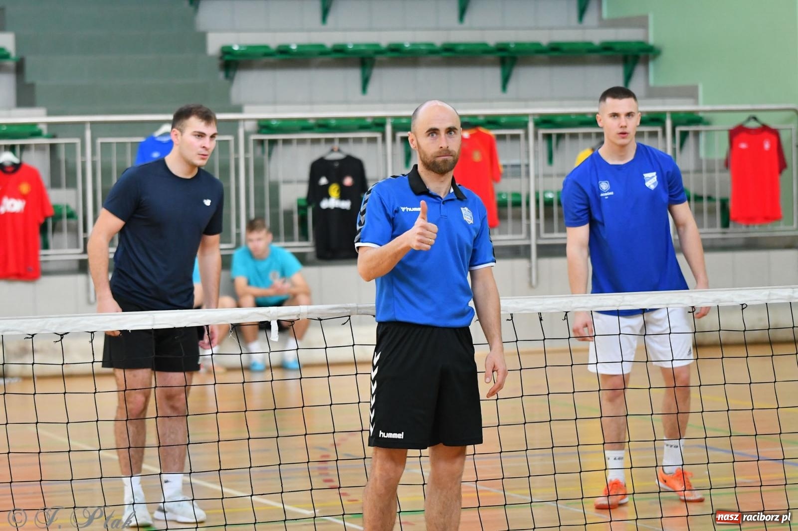 Zdjęcie w galerii na portalu naszraciborz.pl: Turniej siatkonogi w hali przy Łąkowej [FOTO] wiadomości z regionu