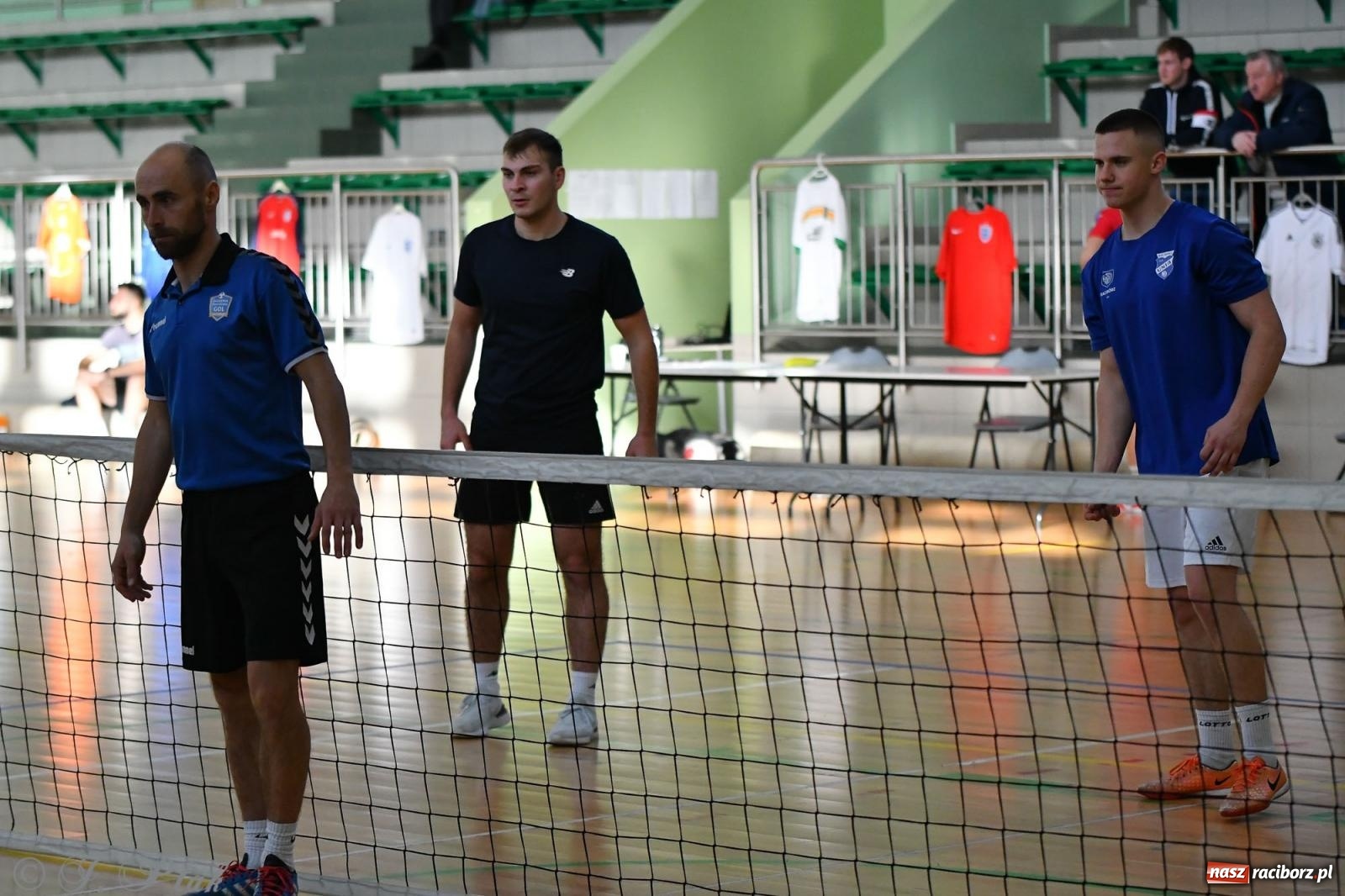 Zdjęcie w galerii na portalu naszraciborz.pl: Turniej siatkonogi w hali przy Łąkowej [FOTO] wiadomości z regionu