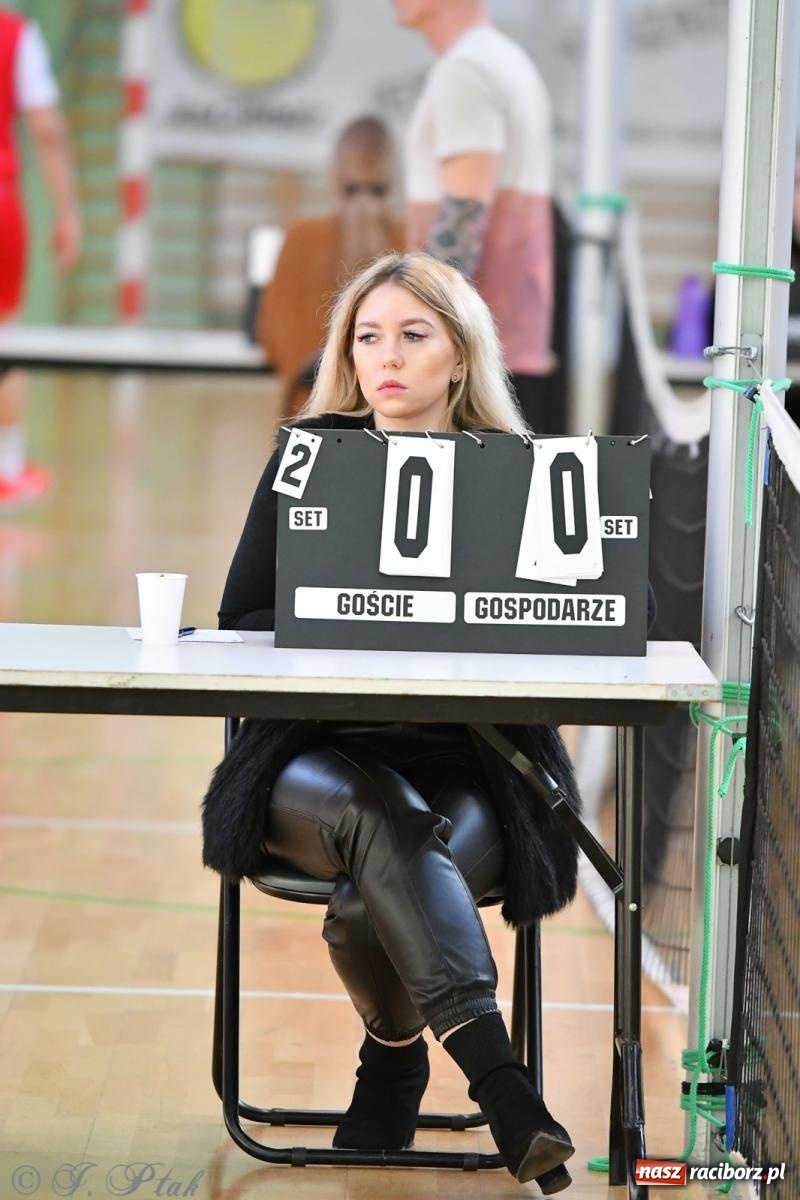 Zdjęcie w galerii na portalu naszraciborz.pl: Turniej siatkonogi w hali przy Łąkowej [FOTO] wiadomości z regionu
