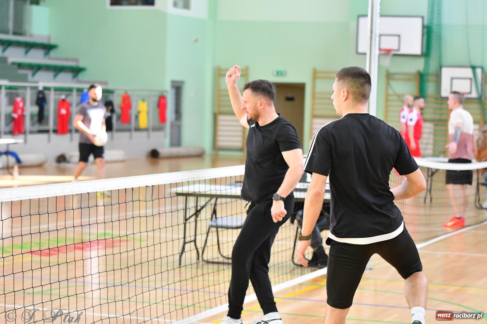 Zdjęcie w galerii na portalu naszraciborz.pl: Turniej siatkonogi w hali przy Łąkowej [FOTO] wiadomości z regionu