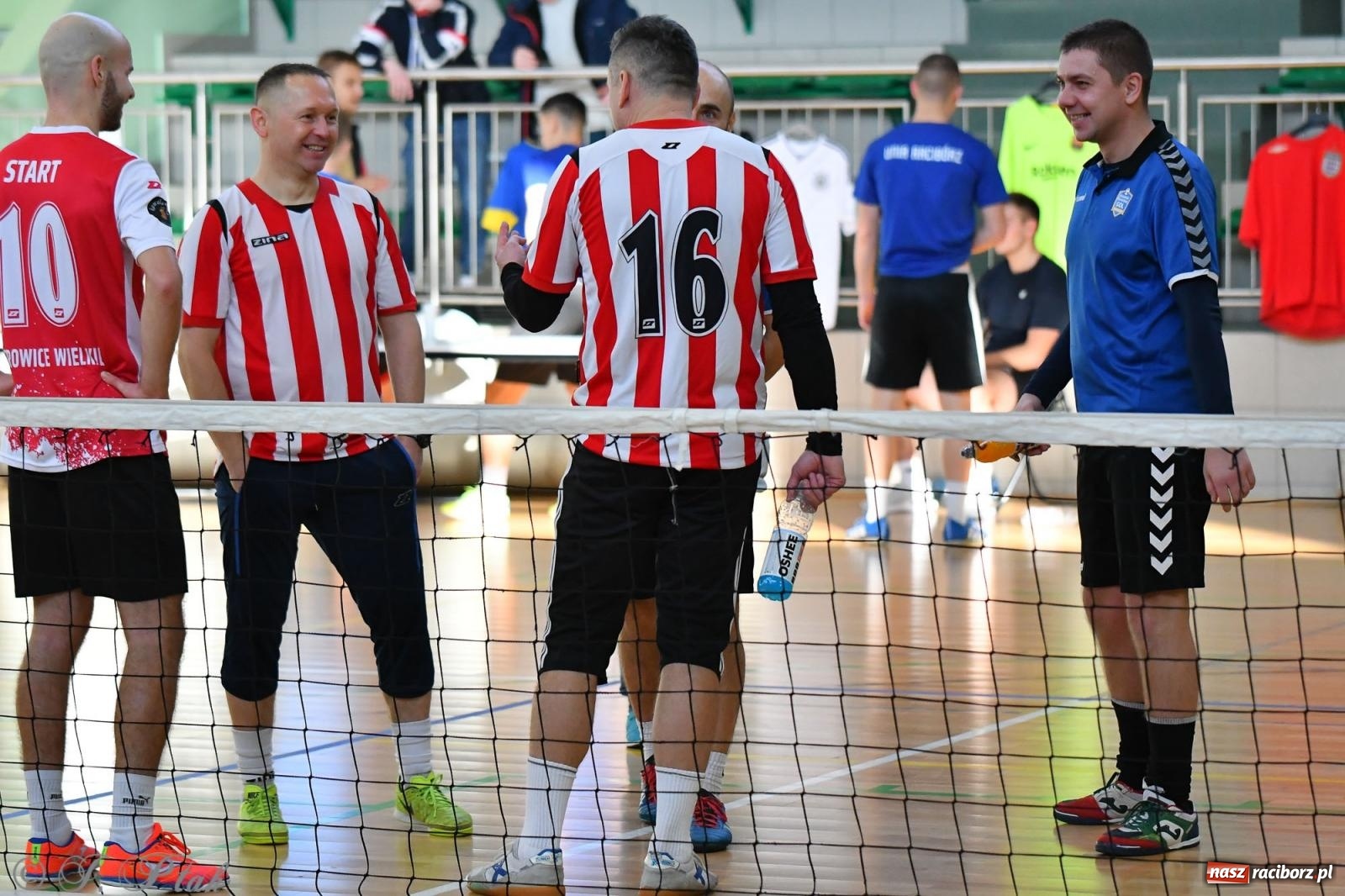 Zdjęcie w galerii na portalu naszraciborz.pl: Turniej siatkonogi w hali przy Łąkowej [FOTO] wiadomości z regionu