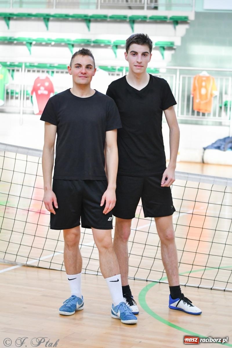 Zdjęcie w galerii na portalu naszraciborz.pl: Turniej siatkonogi w hali przy Łąkowej [FOTO] wiadomości z regionu
