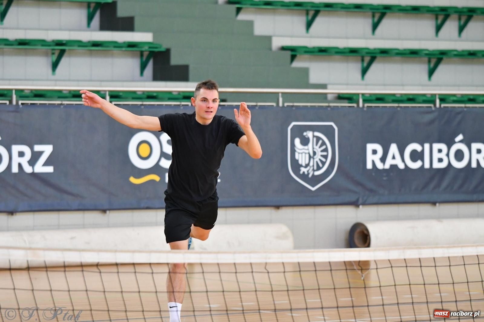 Zdjęcie w galerii na portalu naszraciborz.pl: Turniej siatkonogi w hali przy Łąkowej [FOTO] wiadomości z regionu