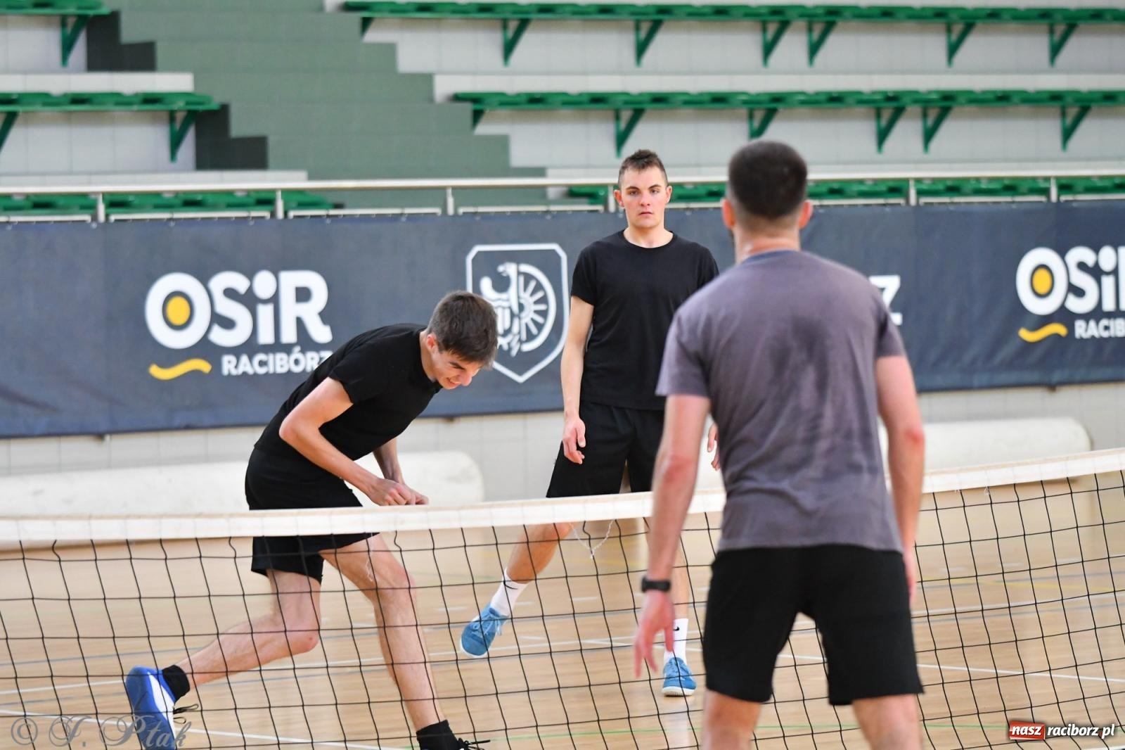 Zdjęcie w galerii na portalu naszraciborz.pl: Turniej siatkonogi w hali przy Łąkowej [FOTO] wiadomości z regionu