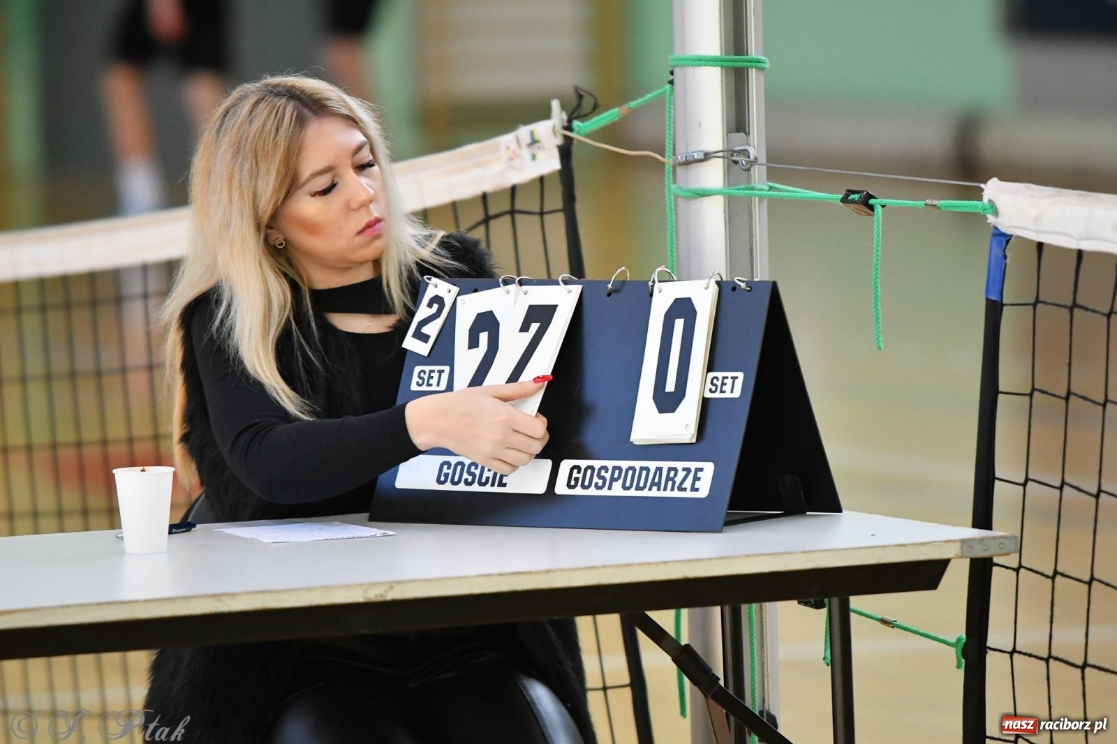 Zdjęcie w galerii na portalu naszraciborz.pl: Turniej siatkonogi w hali przy Łąkowej [FOTO] wiadomości z regionu