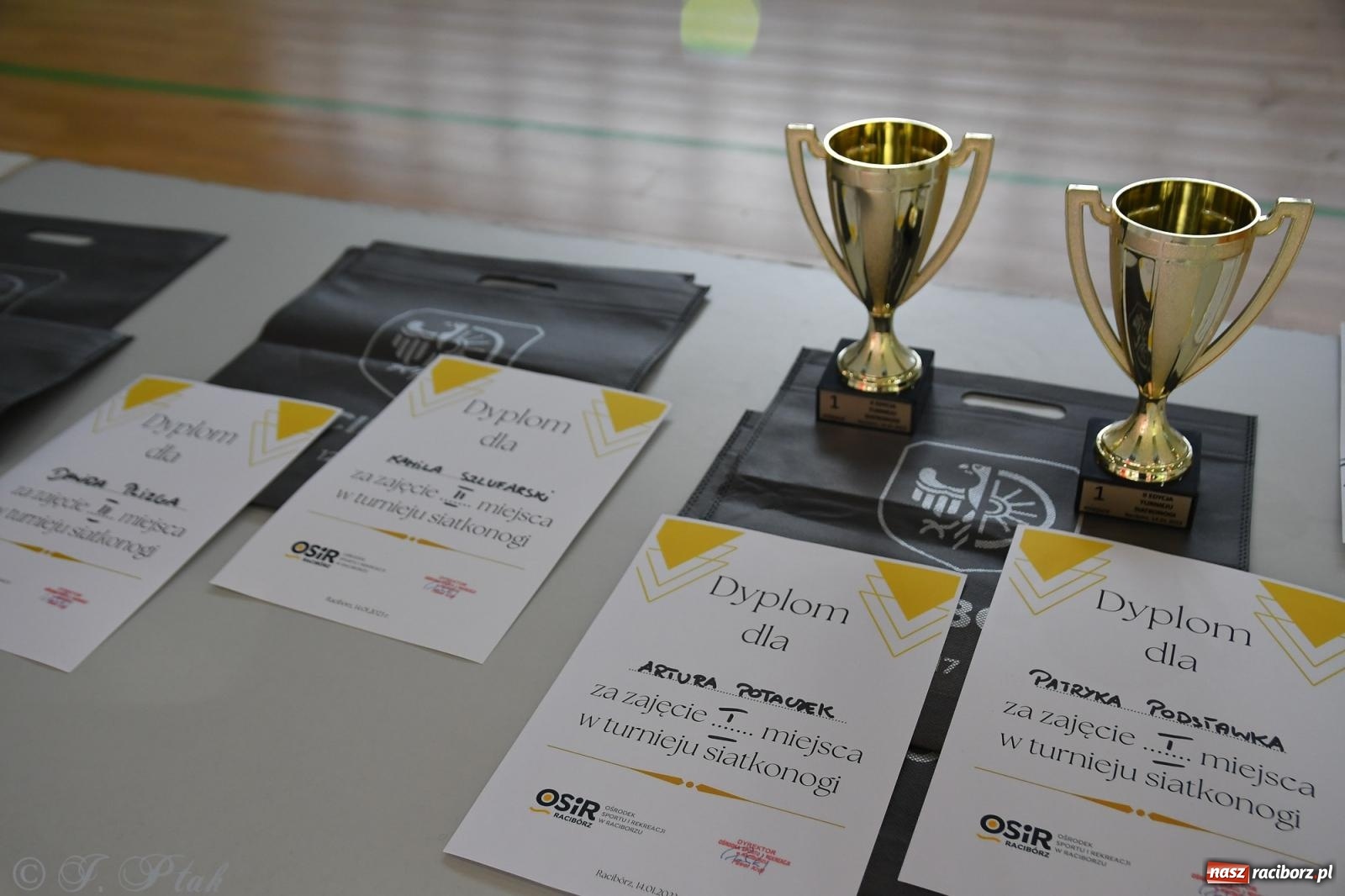 Zdjęcie w galerii na portalu naszraciborz.pl: Turniej siatkonogi w hali przy Łąkowej [FOTO] wiadomości z regionu