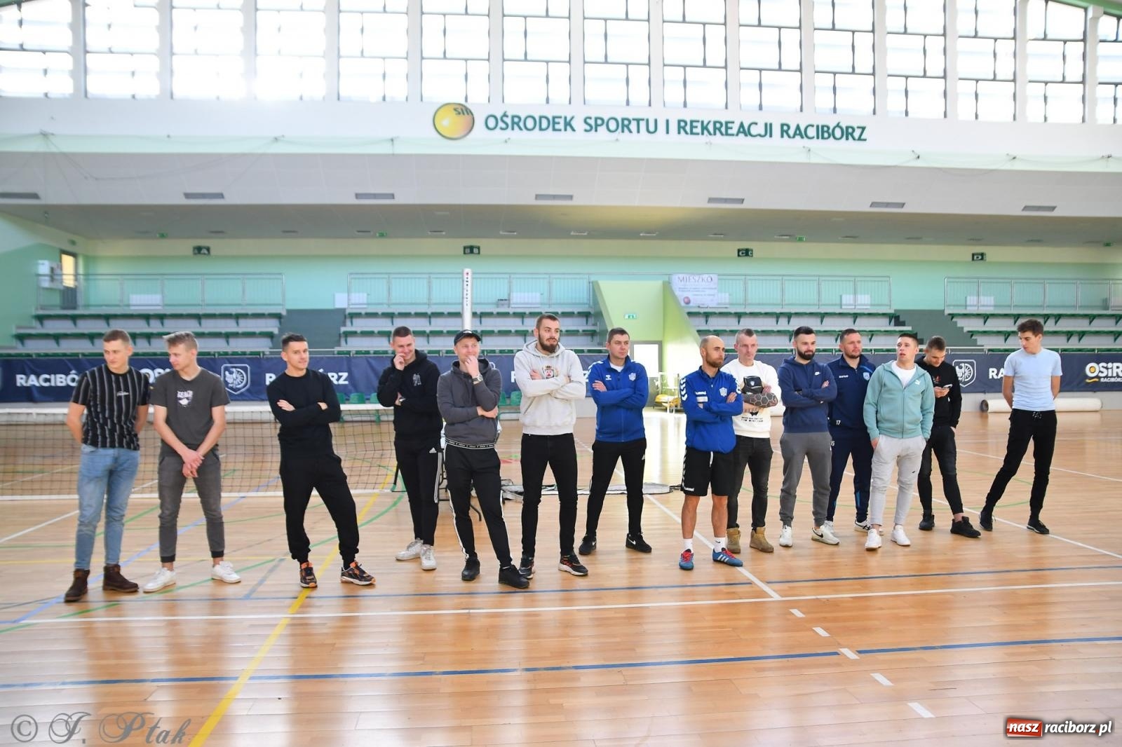 Zdjęcie w galerii na portalu naszraciborz.pl: Turniej siatkonogi w hali przy Łąkowej [FOTO] wiadomości z regionu
