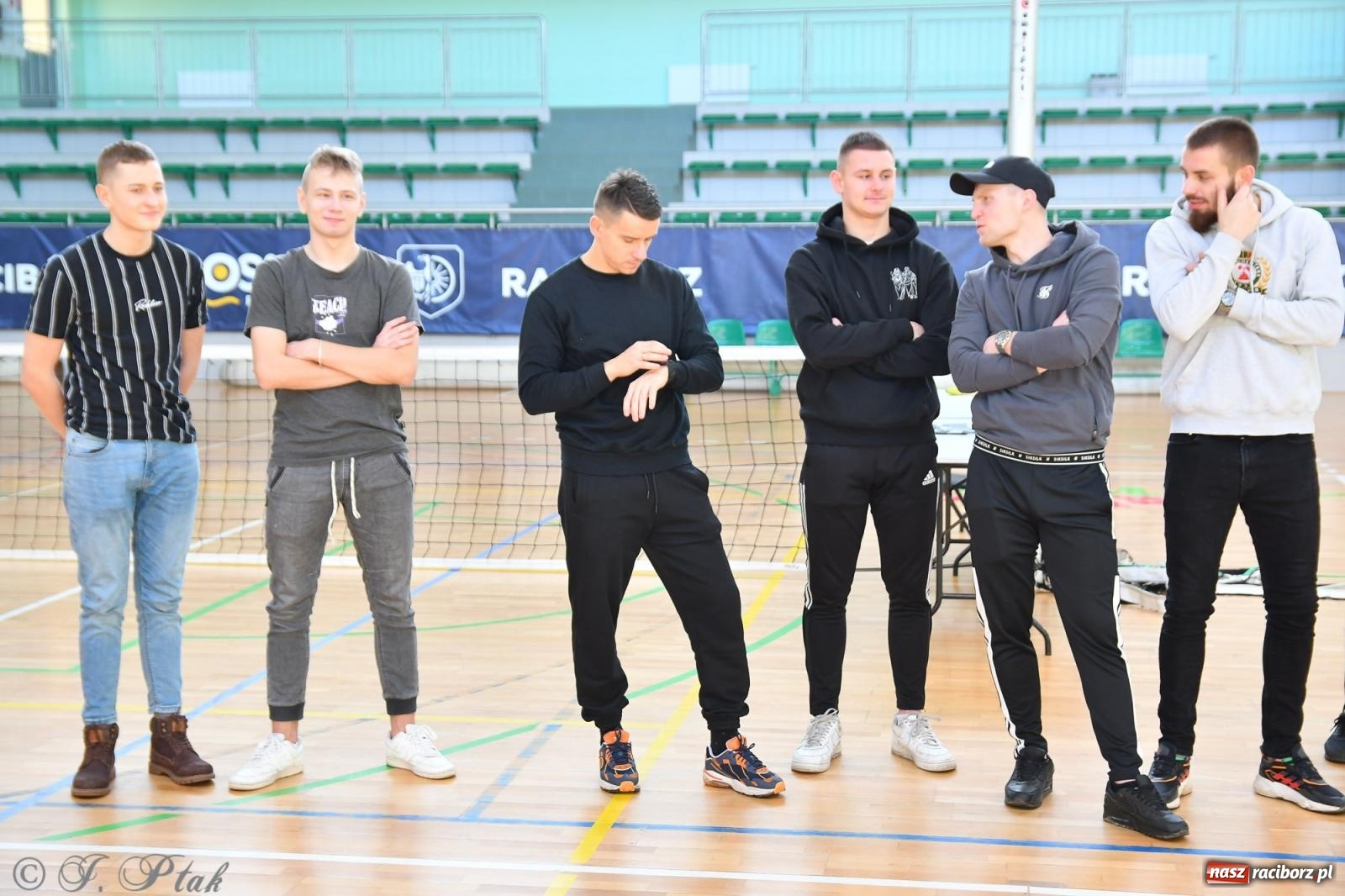 Zdjęcie w galerii na portalu naszraciborz.pl: Turniej siatkonogi w hali przy Łąkowej [FOTO] wiadomości z regionu