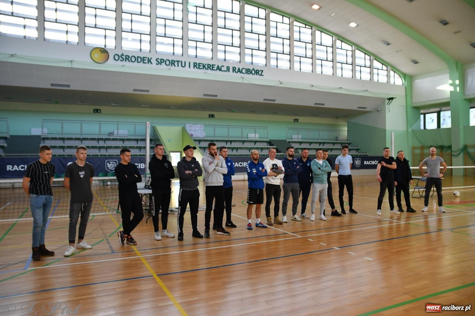 Zdjęcie w galerii na portalu naszraciborz.pl: Turniej siatkonogi w hali przy Łąkowej [FOTO] wiadomości z regionu